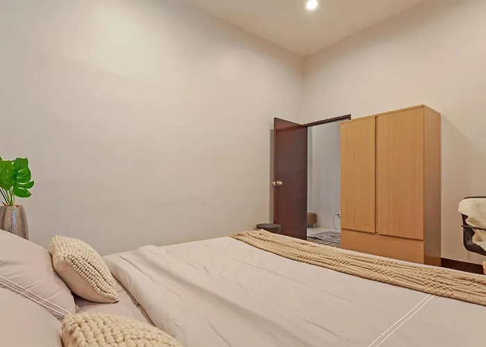 Cocos Townhouse Bts Onnut 350 Meters 3br3bth *
