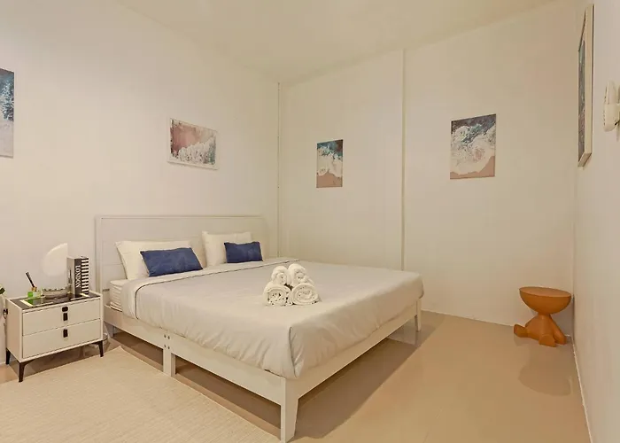 Cocos Townhouse Bts Onnut 350 Meters 3br3bth *