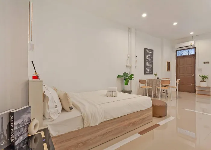 Cocos Townhouse Bts Onnut 350 Meters 3br3bth *