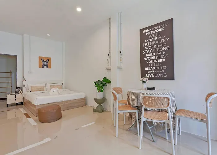 Cocos Townhouse Bts Onnut 350 Meters 3br3bth 펜션 방콕