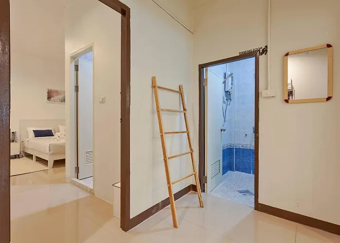 Cocos Townhouse Bts Onnut 350 Meters 3br3bth 방콕