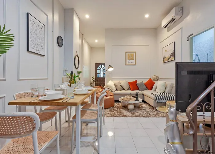 펜션 Cocos Townhouse Bts Onnut 350 Meters 3br3bth *