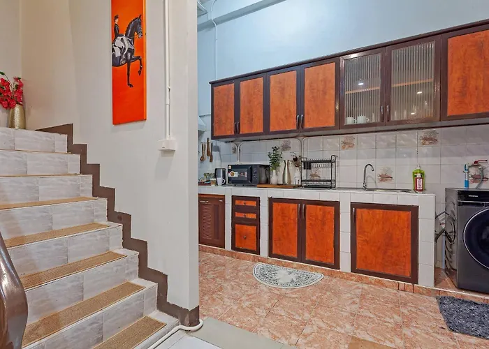Cocos Townhouse Bts Onnut 350 Meters 3br3bth * 방콕