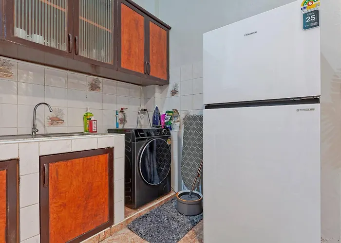 Cocos Townhouse Bts Onnut 350 Meters 3br3bth *