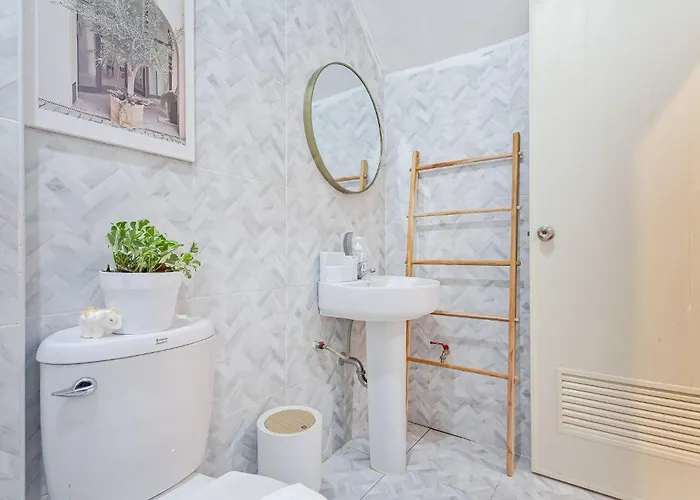 Cocos Townhouse Bts Onnut 350 Meters 3br3bth 방콕